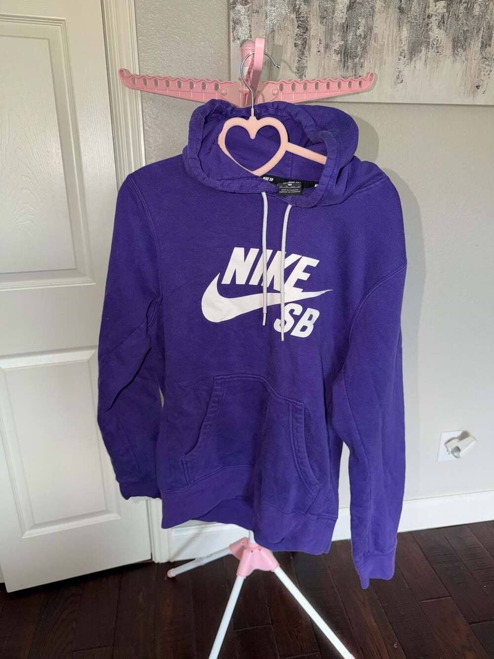 Nike SB Logo Pullover Hoodie in Purple